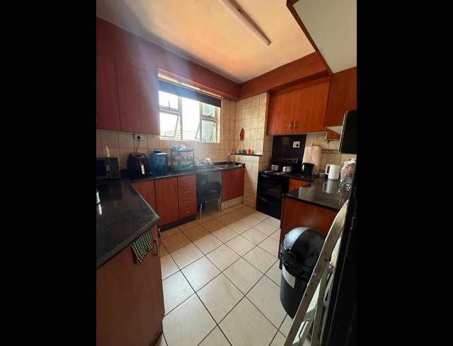 5 BEDROOM APARTMENT FOR SALE IN DURBAN CBD